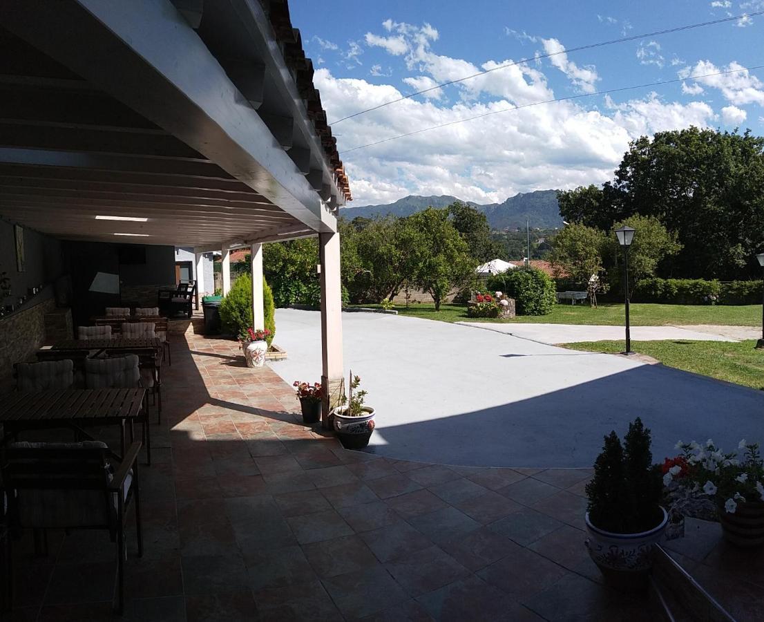 Hotel Sebrenu Sebreno Bagian luar foto